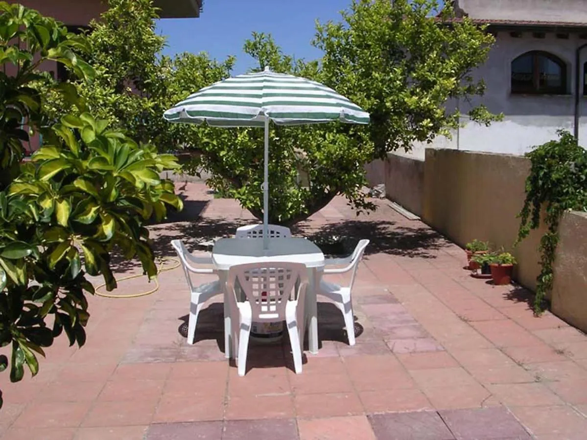 Orosei-Sardegna-Appartamento 5 Posti Letto Con Giardino Orosei